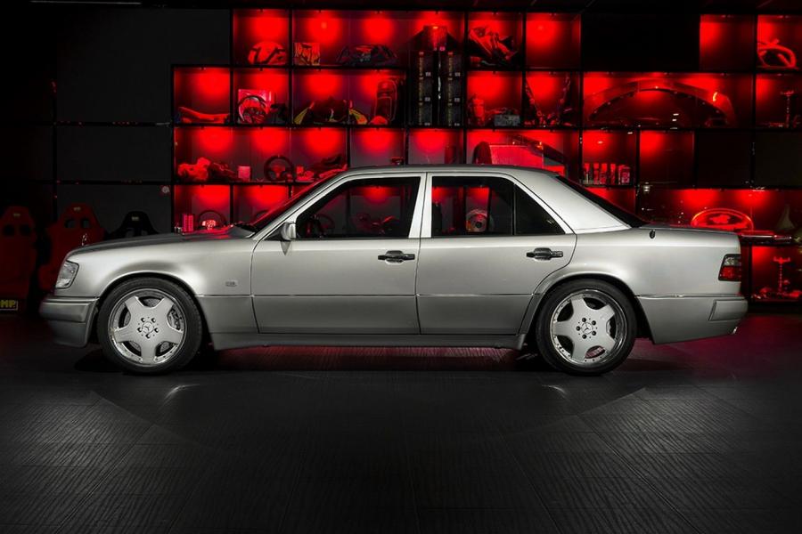  Mercedes-Benz E60 AMG by Overdrive 1993 года  (фото 3 из 16)